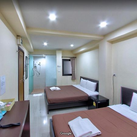 A And A Guesthouse Bangkok Extérieur photo