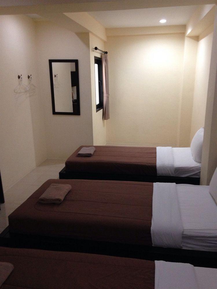 A And A Guesthouse Bangkok Extérieur photo