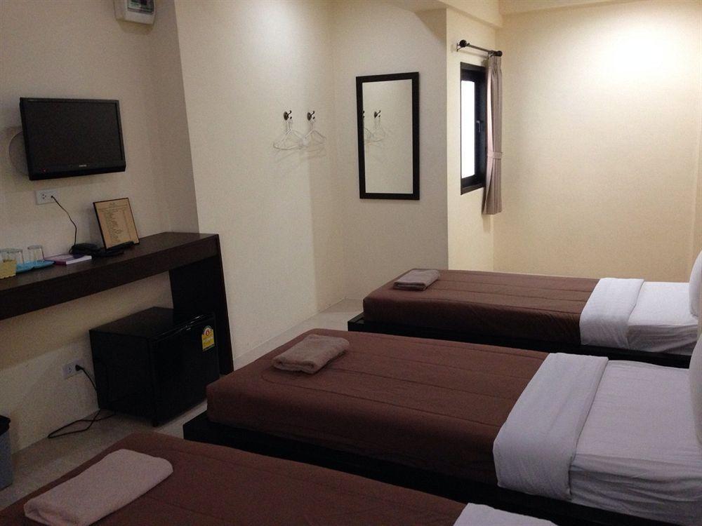 A And A Guesthouse Bangkok Extérieur photo