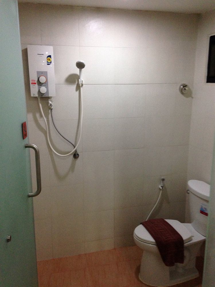 A And A Guesthouse Bangkok Extérieur photo