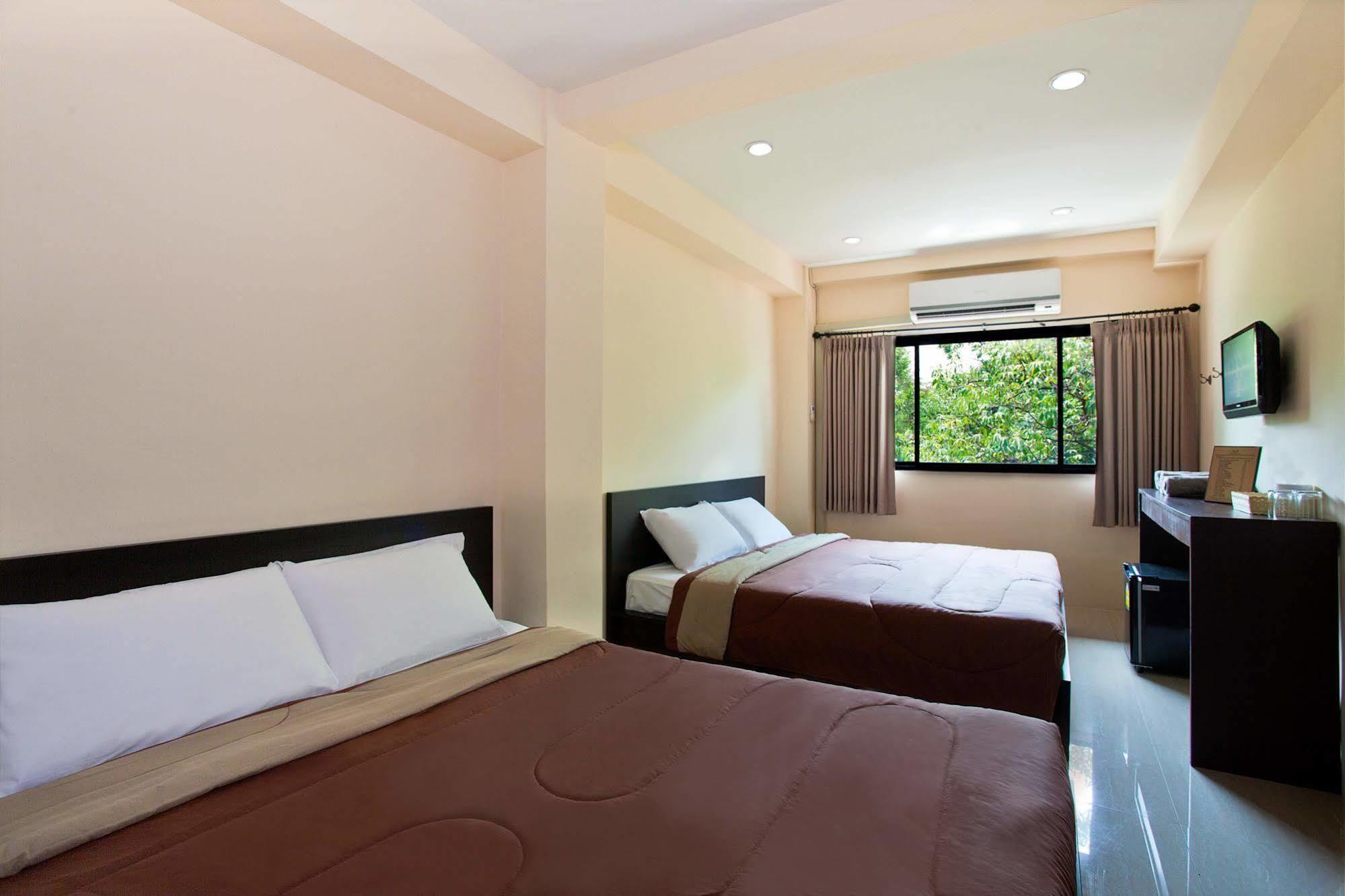 A And A Guesthouse Bangkok Extérieur photo